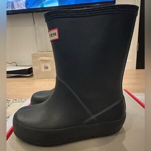 Hunter toddler size us 7 rain boots, navy blue